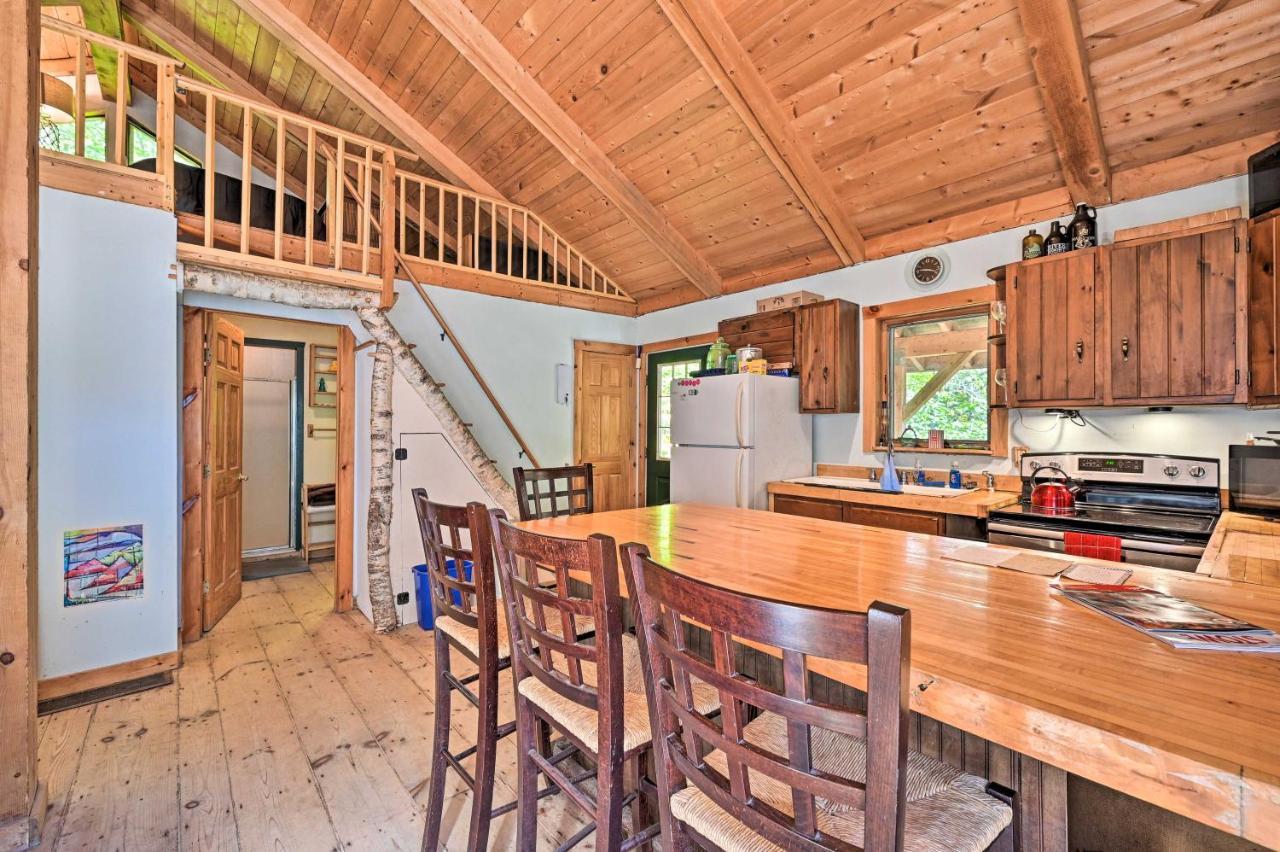 Remote Cabin With Fire Pit 3 Miles To Stowe Mtn! 외부 사진