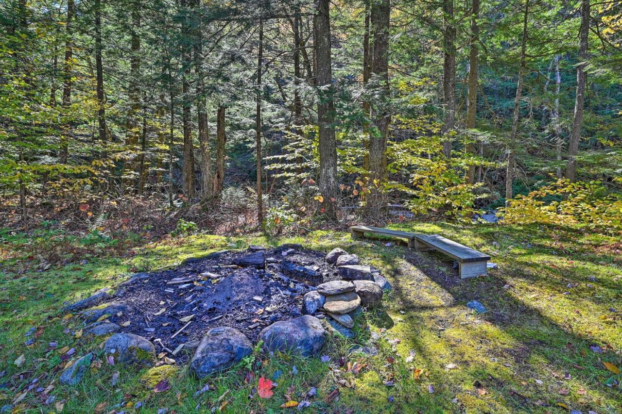 Remote Cabin With Fire Pit 3 Miles To Stowe Mtn! 외부 사진