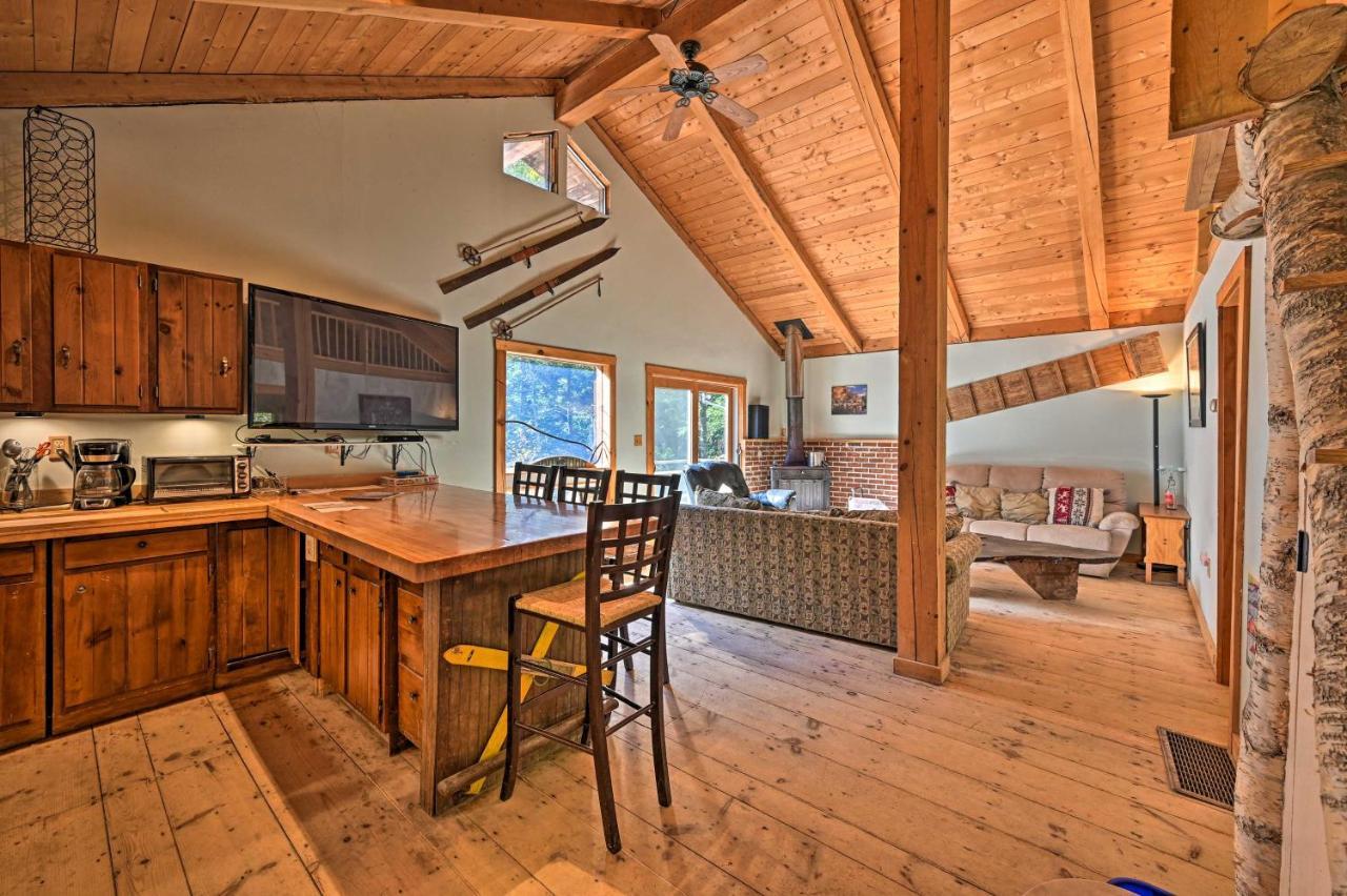 Remote Cabin With Fire Pit 3 Miles To Stowe Mtn! 외부 사진