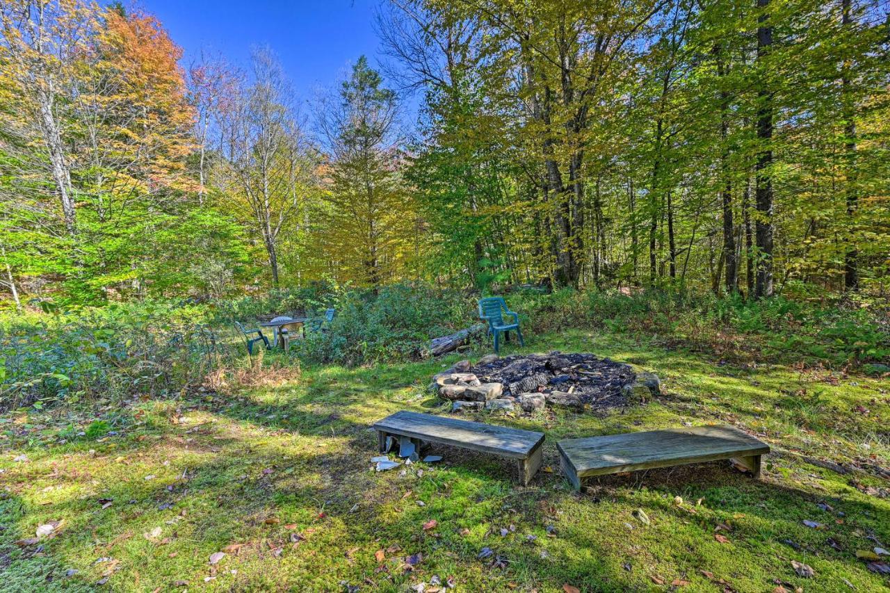Remote Cabin With Fire Pit 3 Miles To Stowe Mtn! 외부 사진